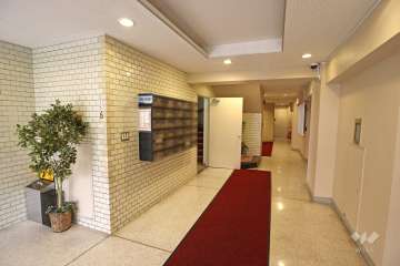 広々としたエントランスホール