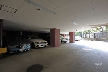 敷地内駐車場（屋内平面式）