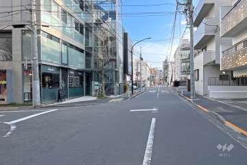 敷地東側の前面道路