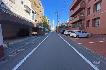 敷地の西側道路