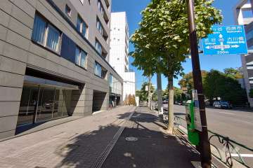 敷地東側の前面道路