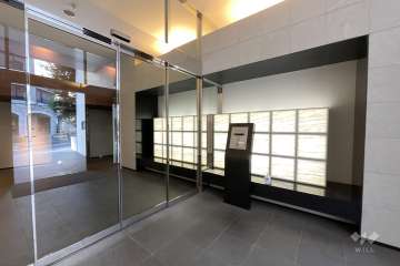 エントランスはオートロック付きです。