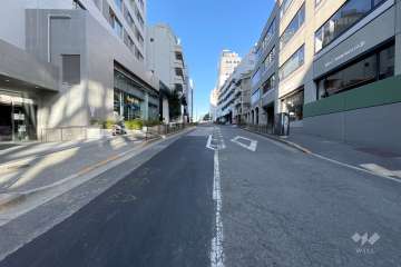 敷地北側の前面道路