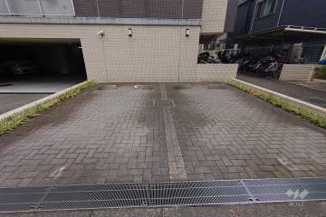 敷地内駐車場（屋外平面式、屋内平面式）