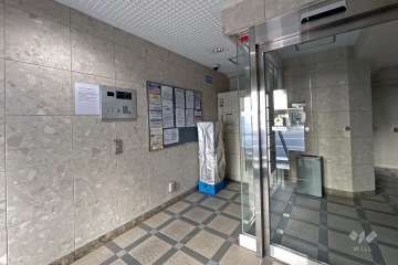 エントランスはオートロック付きです。