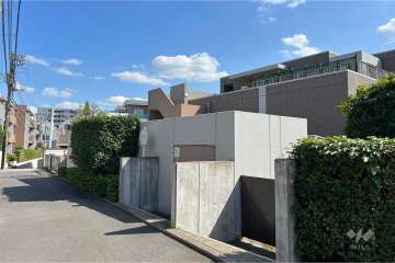 パークグランディ代々木の外観（北西側から）