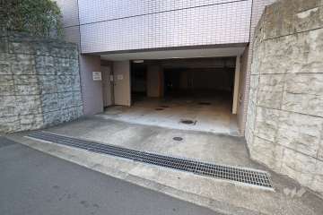 駐車場の出入り口
