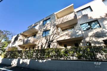 ペアシティ代々木西原アデニウムの外観（南西側から）