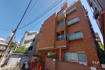 ライオンズマンション代々木の外観（北西側から）