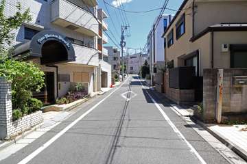 敷地南西側の前面道路