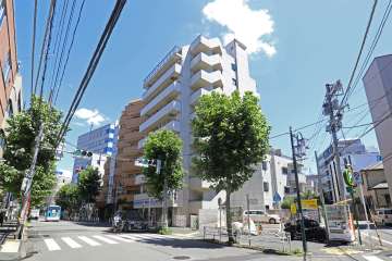 ライオンズマンション代々木第二の外観（北西側から）