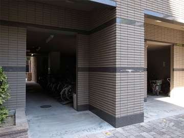 建物1階にある駐輪場