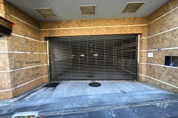 駐車場の出入り口（リングシャッター付き）