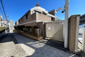 ディアナコート代々木の外観（北西側から）