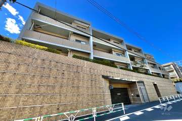 ディアナコート代々木の外観（南東側から）