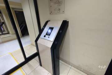 エントランスはオートロック付きです。