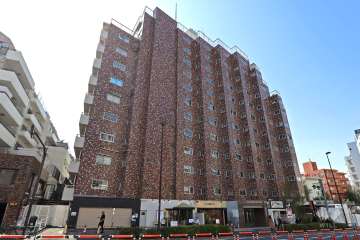 第7宮廷マンションの外観（南東側から）