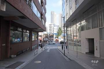 敷地南側の前面道路