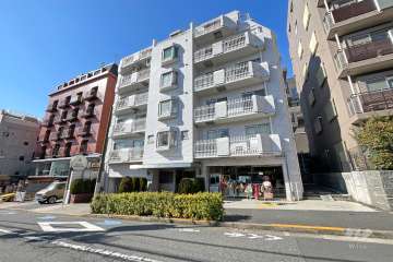 サンビューハイツ神宮の外観（北東側から）