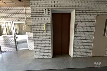 共用のエレベーター