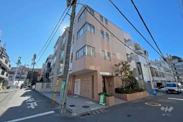 イトーピア神宮外苑の外観（北側から）