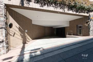 駐車場の出入り口（リングシャッター付き）