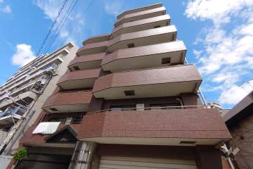 パウゼ松濤の外観（南東側から）