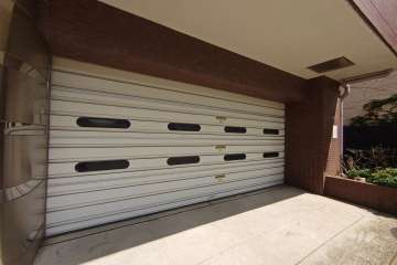 駐車場の出入り口