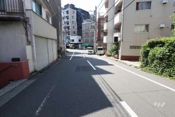 敷地北西側の前面道路