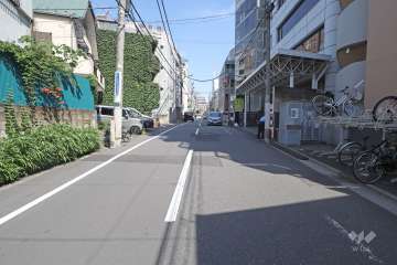 敷地北東側の前面道路