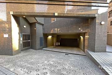 駐車場出入り口