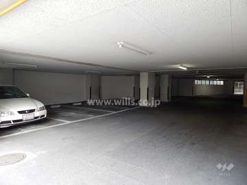 敷地内駐車場（屋内平面式）