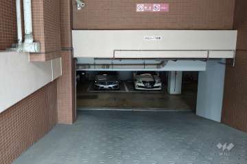 敷地内駐車場（屋内平面式）