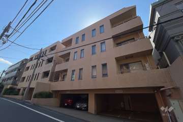 アピカ原宿の外観(北東側から)