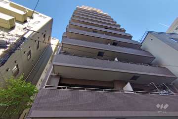 エクセルシオール西新宿の外観（西側から）