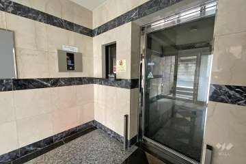 エントランスはオートロック付きです。