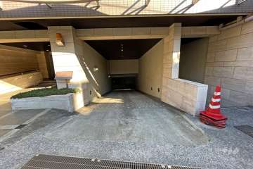 駐車場の出入り口