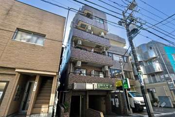 菱和パレス渋谷本町の外観（北側から）