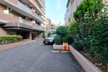 敷地内駐車場（屋外平面式）