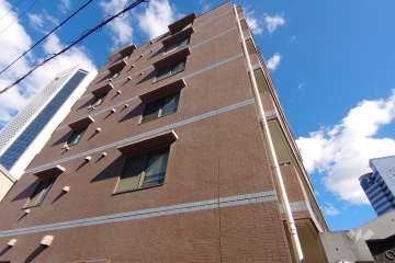 ナビウスオペラ通りの外観（北西側から）