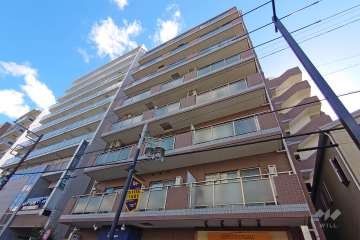 ナビウスオペラ通りの外観（北東側から）