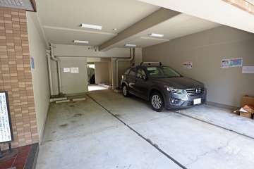 敷地内駐車場（屋内平面式）