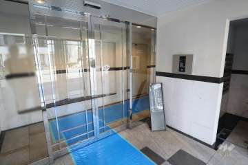 エントランスはオートロック付きです。