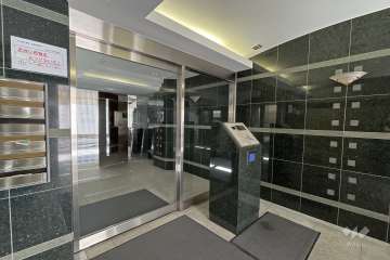 エントランスはオートロック付きです。