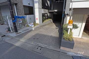 駐車場の出入り口