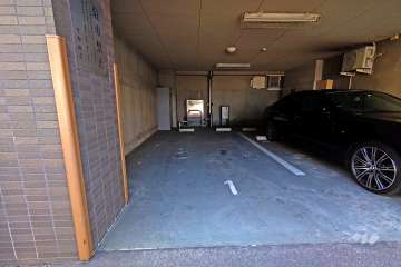 敷地内駐車場（屋内平面式）