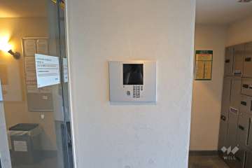 エントランスはオートロック付きです。