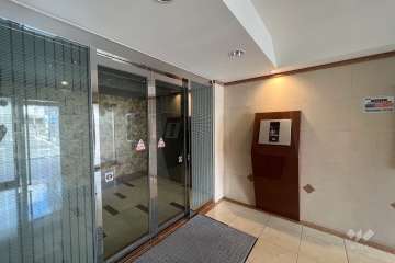 エントランスはオートロック付きです。