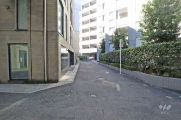 敷地南西側の前面道路