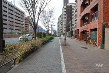 敷地北西側の前面道路